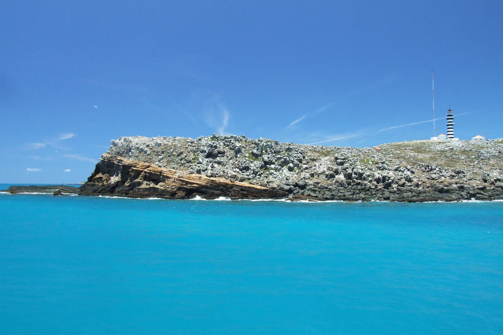 Vista da ilha principal do arquipélago de Abrolhos
