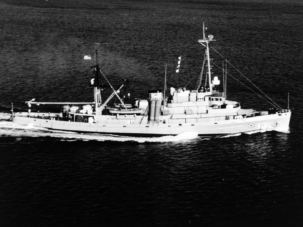 O navio USS Kittiwake em serviço na Marinha americana, em 1969 — hoje naufrágio em Grand Cayman