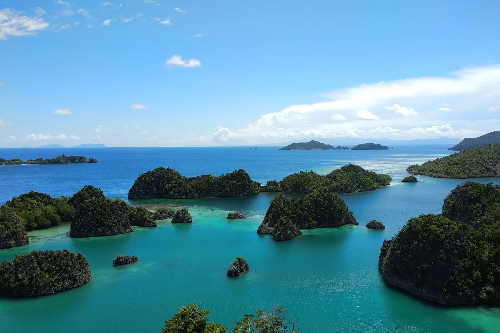 Vista aérea dos mirantes de Piaynemo, em Raja Ampat, Indonésia