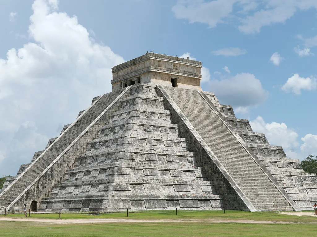 Pirâmide de Kukulcán, o El Castillo, em Chichén Itzá